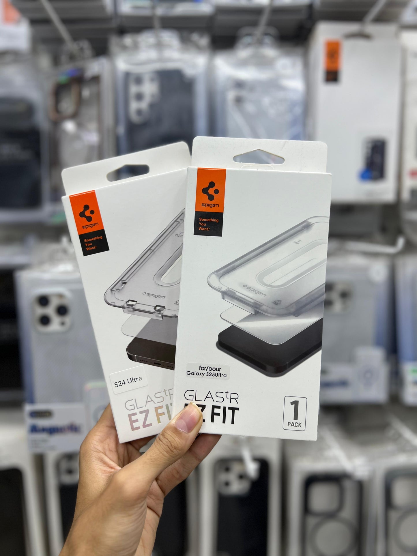 Spigen's GLAStR EZ Fit Screen Protector with Kit High Quality