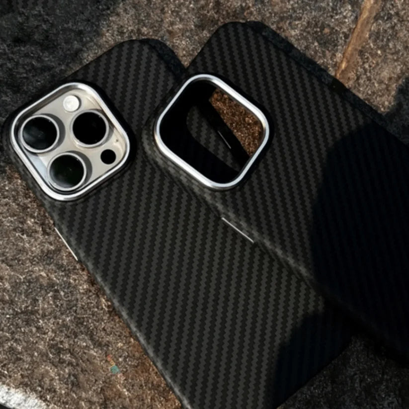 Pitaka Black Carbon Fiber Case